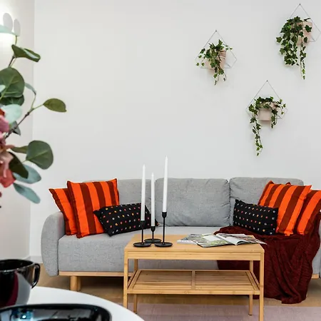 Tangerine Cloud 1Br For 4 - Next To Train Station Lägenhet Kraków